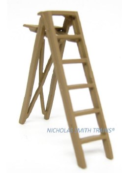 STEP LADDER