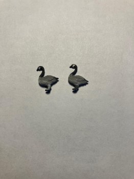 2 CANADIAN GEESE