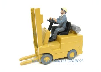 FORKLIFT