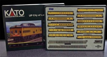 UP CITY OF LA TRAIN-11 CAR SET