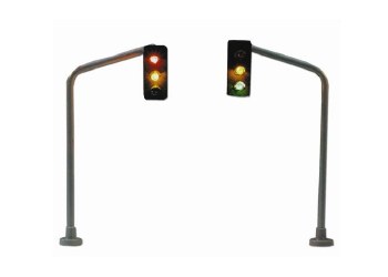 N LIGHTED TRAFFIC SIGNALS