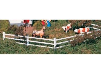 WHITE WOODEN FENCE KIT