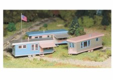O TRAILER PARK W/ 3 TRAILERS O TRAILER PARK W/ 3 TRAILERS