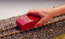 TRACK CLEANING BLOCK