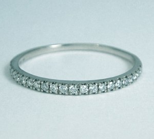 Diamond band 1/10 cttw 10ktw model 030-CDD3095-1W