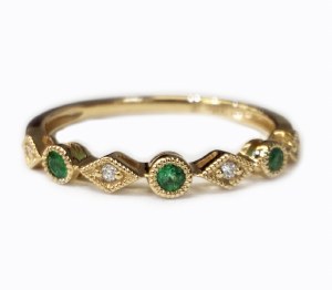 Emerald dia band 1k4t .14cttw