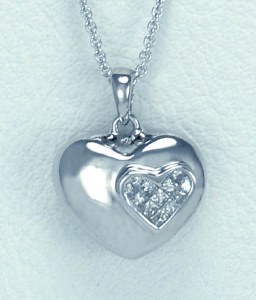 Diamond Heart Pendant 0.25cttw