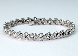 Diamond bracelet 18kt white gold 1.55cttw G VS2
