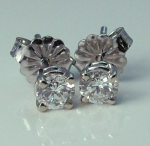Diamond Stud Earrings 0.18cttw