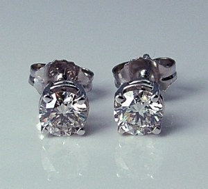 Diamond Stud Earrings 0.44cttw H SI2