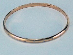 Diamond bangle bracelet 18kt yellow gold 0,20cttw F VS