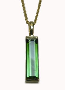 Green tourmaline pendant 2.67 carat 14kt yellow gold mounting model SWP-267GTOUR