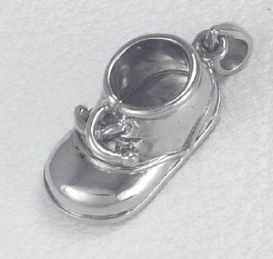 Baby Shoe Charm 18ktw Gold