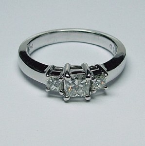 Diamond ring 14kt gold 0.67 cttw model SWR-0423-13