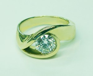 Diamond Ring Swissa Design 14kt yellow gold 1.09 carat round lab diamond E VS2 model SWR5470-14Y