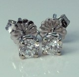 Diamond Stud Earrings 0.19cttw H SI1