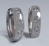 Diamond hoop earrings 14kt