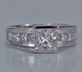 Diamond engagement ring 18ktw gold 0.77cttw g VS2