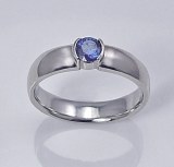 Sapphire engagement ring 18ktw gold 0.37ct center