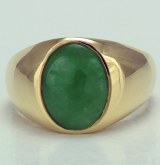 Green Jade Ring 18kt
