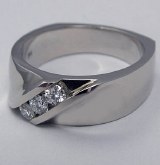 Diamond Ring .32cttw 3ea 18ktw