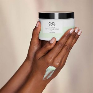 Additional picture of CND SPA Exfoliating Scrub 946m