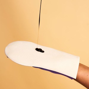 Additional picture of He-Shi Tanning Mitt