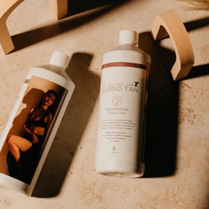 Additional picture of Lusso Spray Tan Dark 1 Litre