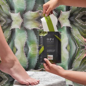 Additional picture of OPI ProSpa Softening Socks S