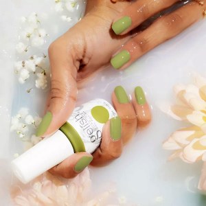 Additional picture of Gelish Leaf it All Behind D 15ml
