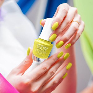 Additional picture of MT Lacquer Perk Up Buttercup L 15ml