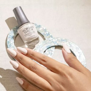 Additional picture of MT Lacquer Tan My Hide 15ml