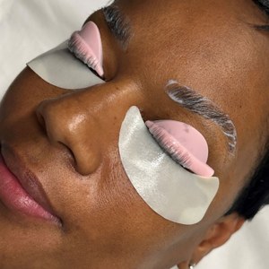 Additional picture of SS Lash Ext Gel Patches 10pk