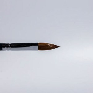 Additional picture of The Edge Kolinsky Oval Size 10 Brush