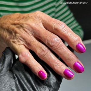 Additional picture of Vinylux Magenta Mischief 15ml 209