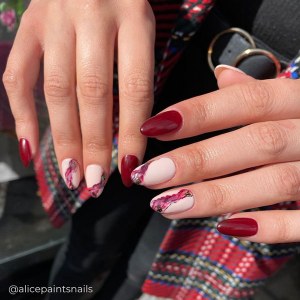 Additional picture of Vinylux Oxblood 15ml 222
