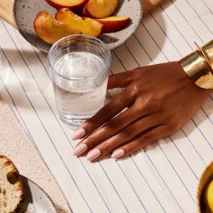 Additional picture of Vinylux Linen Luxury 15ml 401