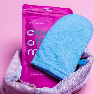 Additional picture of Cleanse Off Mitt Blue