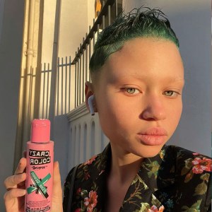 Additional picture of Crazy Color Pine Green 100ml