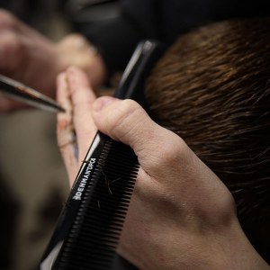 Additional picture of Denman D27 The Pocket Comb