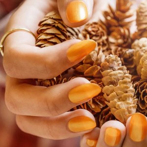 Additional picture of Gelish Golden Hour Glow L 15ml