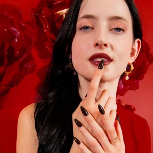 Additional picture of MT Lacquer Dark Empress 15ml