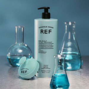 Additional picture of REF AHA Scalp Brush