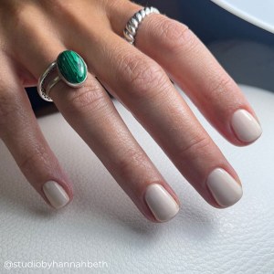 Additional picture of Vinylux Keep an Opal 15ml 439