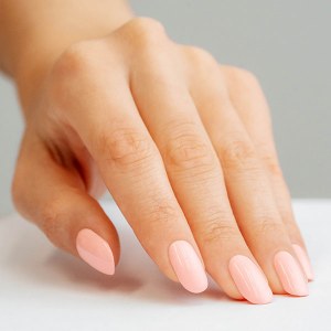 Additional picture of MT Lacquer All About Pout 15ml