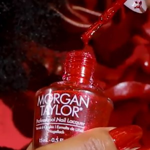 Additional picture of MT Lacquer Poinsettia Stardust 15ml
