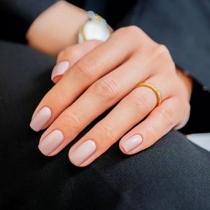 Additional picture of MT Lacquer Primrose & Proper 15ml