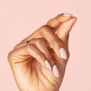 Additional picture of OPI GC Do You Take Lei Away N 15ml