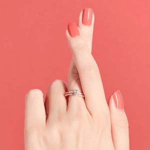 Additional picture of OPI GC My Address is Holly D 15ml