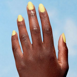 Additional picture of OPI NS Make My Daisy 15ml